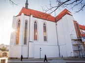 Kostel Obětování Panny Marie je dominantou budějovického Piaristického náměstí.... Kostel Obětování Panny Marie je dominantou budějovického Piaristického náměstí....