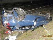Řidička auta se couvajícího vozu lekla a skončila v příkopu. Řidička auta se couvajícího vozu lekla a skončila v příkopu.