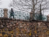 Barokní zdi u hradeckého Tyršova mostu potřebují opravu (24. 1. 2020). Barokní zdi u hradeckého Tyršova mostu potřebují opravu (24. 1. 2020).