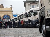 Plzeňské pivo budou vozit zcela nové speciálně upravené nákladní automobily.... Plzeňské pivo budou vozit zcela nové speciálně upravené nákladní automobily....
