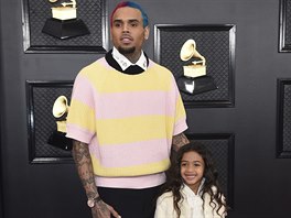 Chris Brown a jeho dcera Royalty Brownová na cenách Grammy (Los Angeles, 26....