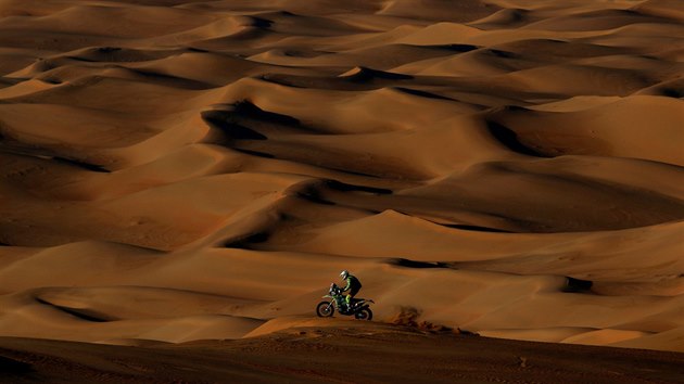 Nizozemsk motocyklista Edwin Straver v jedenct etap Dakaru.