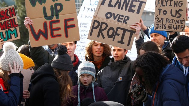 vdsk aktivistka Greta Thunbergov se bhem 50. zasedn Svtovho ekonomickho fra (WEF) v Davosu zastnila protestu proti klimatickm zmnm. (24. ledna 2020)