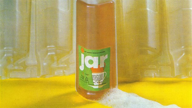 Od roku 1965 jste Jar mohli koupit v lhvch z PVC flie, od roku 1974 v plastovch lhvch HDPE.