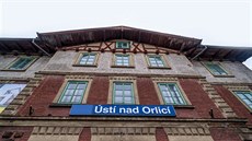 Výpravní budova v Ústí nad Orlicí je dokladem nádražní architektury na konci... Výpravní budova v Ústí nad Orlicí je dokladem nádražní architektury na konci...