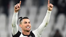 Cristiano Ronaldo z Juventusu se raduje z gólu proti Parm. Nelze si nevimnout...