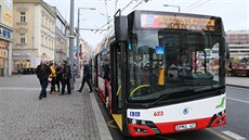 Nízkopodlaní trolejbus pojme 150 cestujících, jeho maximální rychlost je 65...