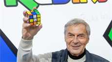 Ped 45 lety si dal maarský vynálezce Ern Rubik patentovat svj mechanický...