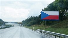 Jiný důvod než bezbřehá arogance se pro nedávání blinkrů hledá těžko. Jiný důvod než bezbřehá arogance se pro nedávání blinkrů hledá těžko.
