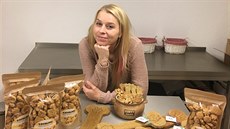 Důležitou roli „ochutnávačů“ v pekárně psích dobrot Zuzany Žižlavské mají její... Důležitou roli „ochutnávačů“ v pekárně psích dobrot Zuzany Žižlavské mají její...