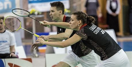 Stíbrná dvojice z mistrovství eské republiky badmintonist v Plzni 2020 ve...