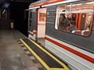 Bezbariérový nástup do metra na trase B na Florenci. Bezbariérový nástup do metra na trase B na Florenci.