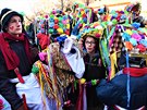 Děti i dospělí v maskách, proudem tekoucí slivovice, hasiči na starém voze i mnoho přihlížejících, to všechno přineslo dnešní Malostranské masopustní veselí. Průvod masek si zazpíval u sochy TGM a dále pokračoval Nerudovou ulicí směrem na Kampu, doprováze Děti i dospělí v maskách, proudem tekoucí slivovice, hasiči na starém voze i mnoho přihlížejících, to všechno přineslo dnešní Malostranské masopustní veselí. Průvod masek si zazpíval u sochy TGM a dále pokračoval Nerudovou ulicí směrem na Kampu, doprováze