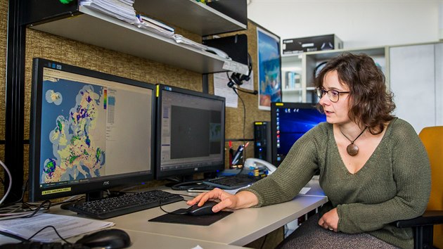 Dnes jsou meteorologové schopni předpovědět počasí s vysokou mírou jistoty na pět dnů. S každým dalším dnem úspěšnost výrazně klesá. „Stoprocentně však nejsme schopni předpovědět ani na další den. Problémem jsou zejména bouřky, u nichž není nikdy jisté, kde a kdy se vyprší,“ myslí si Eva Plášilová.