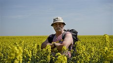 Fotograf Jiří Michlíček se z Velkého Meziříčí vypravil pěšky třeba i na... Fotograf Jiří Michlíček se z Velkého Meziříčí vypravil pěšky třeba i na...
