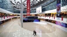 Prázdné nákupní centrum v čínském Pekingu (1. února 2020) Prázdné nákupní centrum v čínském Pekingu (1. února 2020)