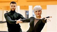Sedmadvacetiletý Vilém Pařík se svojí třiadvacetiletou partnerkou Janou... Sedmadvacetiletý Vilém Pařík se svojí třiadvacetiletou partnerkou Janou...