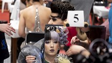 Zadáním dvacátého ročníku kadeřnické soutěže Kalibr cup bylo vytvoření účesu na... Zadáním dvacátého ročníku kadeřnické soutěže Kalibr cup bylo vytvoření účesu na...