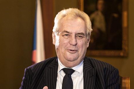 Prezident Milo Zeman bhem rozhovoru pro MF DNES (25. listopadu 2015)