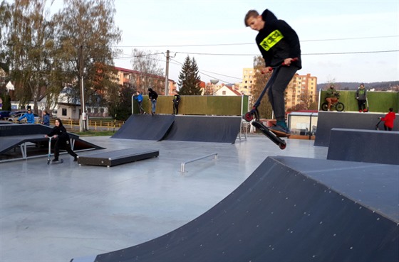 V Luhaovicích mají nový skatepark za 2,5 milionu korun.