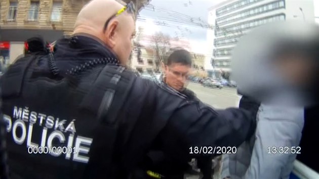 Ozbrojení muži zranili prodavačku Ozbrojení muži zranili prodavačku