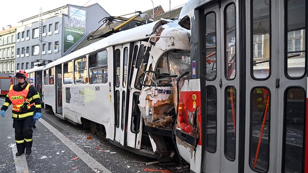 V brněnské Křížově ulici se 17. února 2020 srazily dvě tramvaje, nehoda je se... V brněnské Křížově ulici se 17. února 2020 srazily dvě tramvaje, nehoda je se...