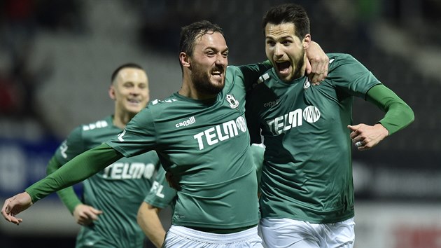Jablonečtí fotbalisté Martin Doležal a střelec Vojtěch Kubista se radují z gólu... Jablonečtí fotbalisté Martin Doležal a střelec Vojtěch Kubista se radují z gólu...
