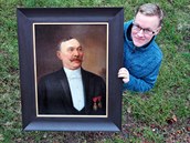 Chodovský historik Miloš Bělohlávek s obrazem prvního chodovského starosty... Chodovský historik Miloš Bělohlávek s obrazem prvního chodovského starosty...