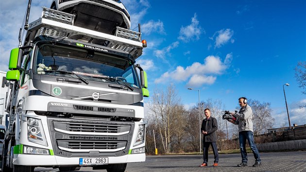 Kamion na stlaen zemn plyn Volvo FM/FH LNG ve slubch firmy Helicar bude zajiovat dlkovou pepravu pro kodu Auto.