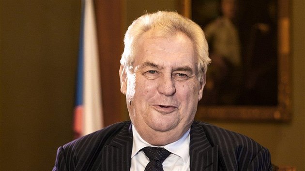 Prezident Milo Zeman bhem rozhovoru pro MF DNES (25. listopadu 2015)