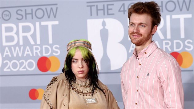 Zpvaka Billie Eilish a jej bratr Finneas O'Connell na Brit Awards (Londn, 18. nora 2020)