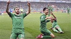 Fotbalisté Fiorentiny slaví po zápase proti Sampdorii. Fotbalisté Fiorentiny slaví po zápase proti Sampdorii.