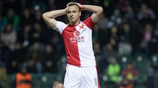 Zklamaný Stanislav Tecl ze Slavie v zápase proti Bohemians. Zklamaný Stanislav Tecl ze Slavie v zápase proti Bohemians.