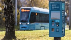 Jízdenkomaty DPO nově přijímají eura i platby kartou Jízdenkomaty DPO nově přijímají eura i platby kartou