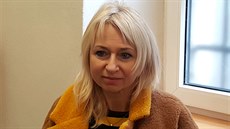 Obžalovaná lékárnice Iveta Kukačová před zahájením soudního líčení. (19. února... Obžalovaná lékárnice Iveta Kukačová před zahájením soudního líčení. (19. února...
