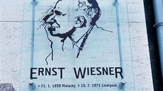 Arnošta Wiesnera připomíná pamětní deska na současném sídle Českého rozhlasu... Arnošta Wiesnera připomíná pamětní deska na současném sídle Českého rozhlasu...