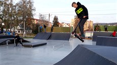 V Luhačovicích mají nový skatepark za 2,5 milionu korun. V Luhačovicích mají nový skatepark za 2,5 milionu korun.