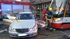 U stanice metra I. P. Pavlova se v úterý ráno srazila tramvaj s osobním autem.... U stanice metra I. P. Pavlova se v úterý ráno srazila tramvaj s osobním autem....