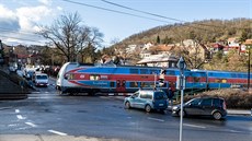Nebezpečná křižovatka s železničním přejezdem v Chuchli. (10.02.2020) Nebezpečná křižovatka s železničním přejezdem v Chuchli. (10.02.2020)