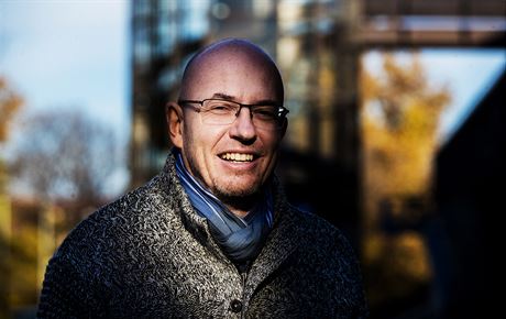 Bez internetu se to v hlavě přeskládá jinak. Režisér točil s mladými Offline Režisér Pavel Michalík | na serveru Lidovky.cz | aktuální zprávy