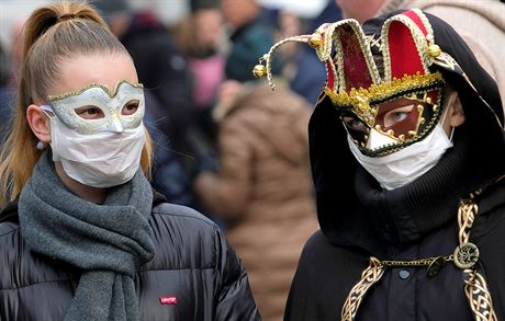 KOMENTÁŘ: Kdo může za epidemii koronaviru? Návštěvníci slavného festivalu v italských Benátkách oblékli kromě tradičních... | na serveru Lidovky.cz | aktuální zprávy