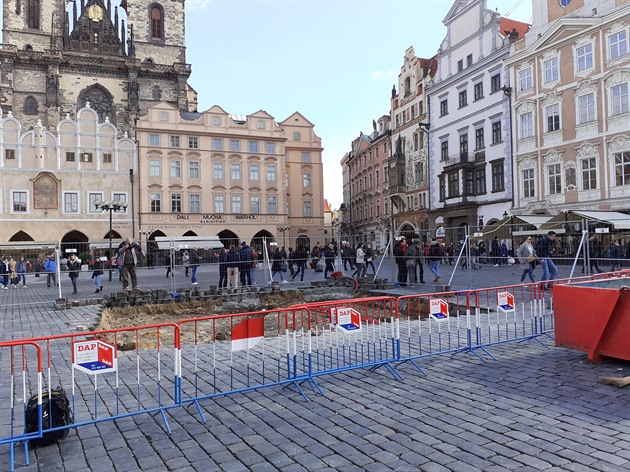 Aktuální stav budoucího místa pro sloup na Staroměstském náměstí.