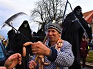 Masopustní veselí dorazilo i na Prahu 6, konal se zde již 26. ročník Břevnovského masopustu. V čele masopustního průvodu šlo několik smrtek s kosami, nechyběl ani medvěd, řezník rozdávající uzeniny nebo šašek. Masopustní veselí dorazilo i na Prahu 6, konal se zde již 26. ročník Břevnovského masopustu. V čele masopustního průvodu šlo několik smrtek s kosami, nechyběl ani medvěd, řezník rozdávající uzeniny nebo šašek.