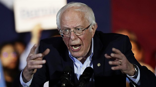 Kandidát na prezidenta USA Bernie Sanders na mítinku v San Antoniu (21. února... Kandidát na prezidenta USA Bernie Sanders na mítinku v San Antoniu (21. února...