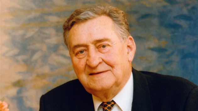 Josef Větrovec na svatbě vnučky Jany v únoru 1997 Josef Větrovec na svatbě vnučky Jany v únoru 1997