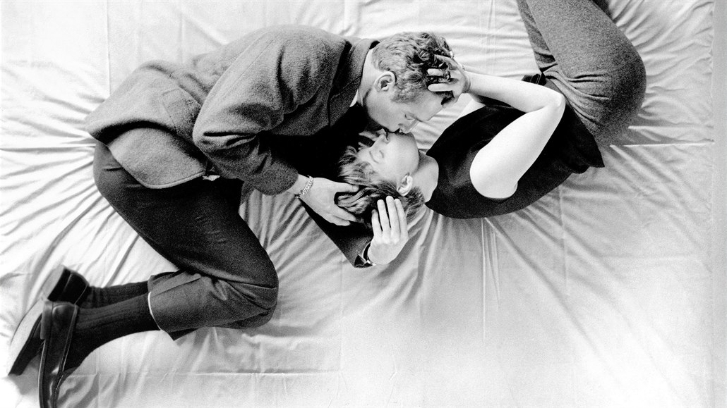 Joanne Woodwardová a Paul Newman v romantické komedii A New Kind of Love (1963)