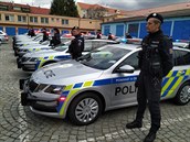 Nová vozidla jihočeských policistů mají na přední části černé rámy. Nová vozidla jihočeských policistů mají na přední části černé rámy.