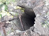 Hasiči vyprošťovali muže, pod kterým se v obci Čistá u Litomyšle prolomila... Hasiči vyprošťovali muže, pod kterým se v obci Čistá u Litomyšle prolomila...