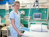 Lucie Benešová pracuje v plzeňské fakultní nemocnici na poloviční úvazek. Díky... Lucie Benešová pracuje v plzeňské fakultní nemocnici na poloviční úvazek. Díky...