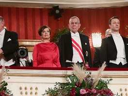 Rakouský prezident Alexander van der Bellen a jeho manelka Doris Schmidauerová...